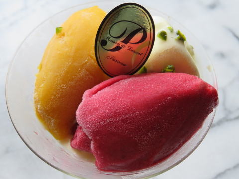 �X��